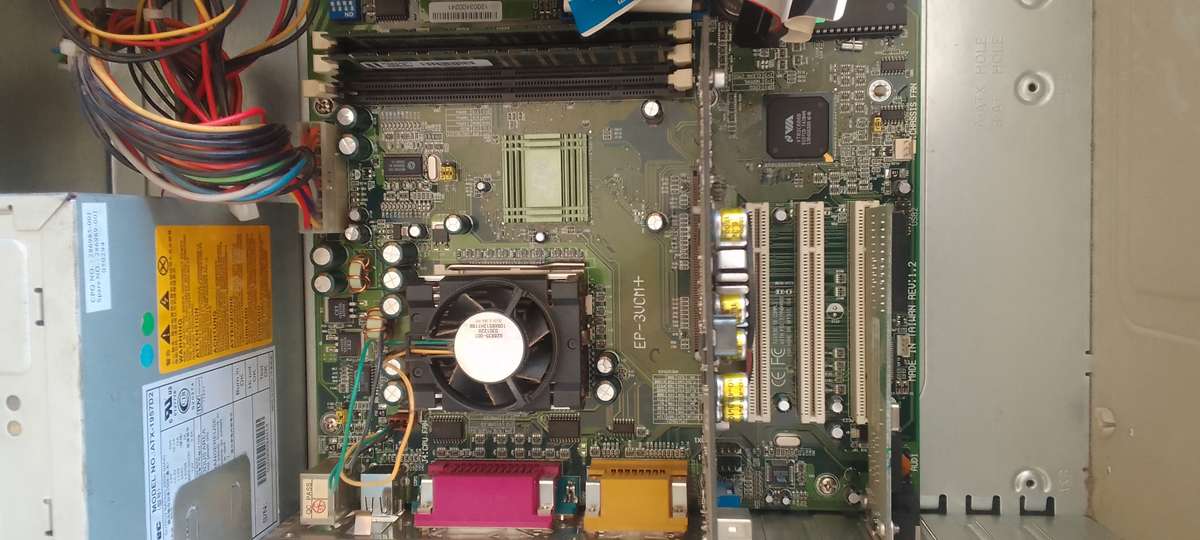 *VINTAGE CELERON COMPUTER