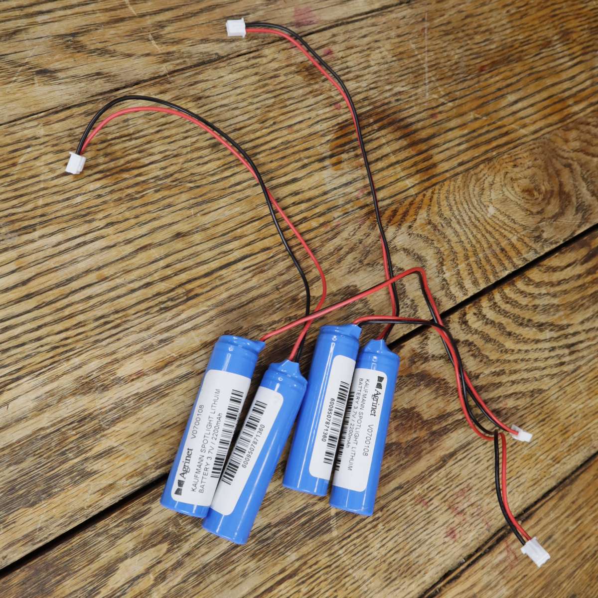 Kaufmann 18650 2200mAH 3.7V Lithium Ion Rechargeable Battery - 4PCS