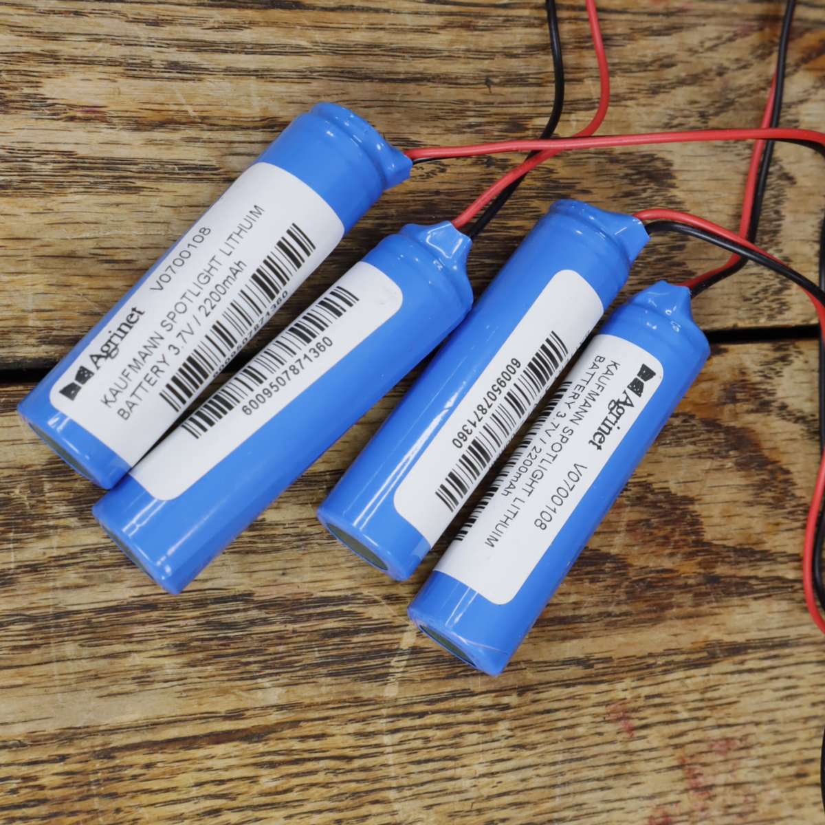 Kaufmann 18650 2200mAH 3.7V Lithium Ion Rechargeable Battery - 4PCS