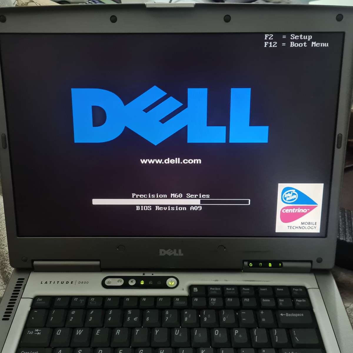 Dell Inspiron 8600 Laptop 15.4" - Model PP02X - Pentium M 1.5GHz 1GB RAM