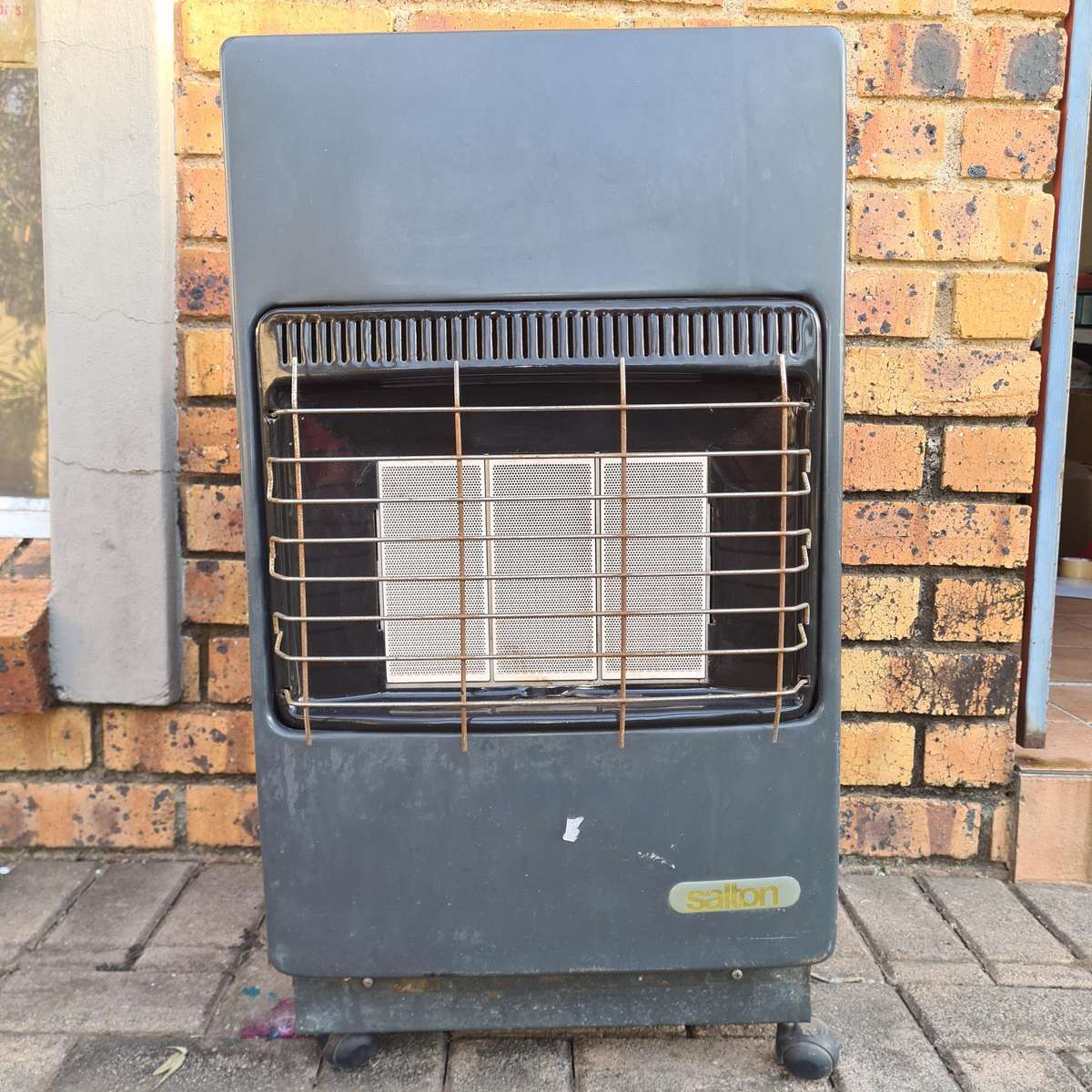 Salton Three Panel Mobile Gas Heater