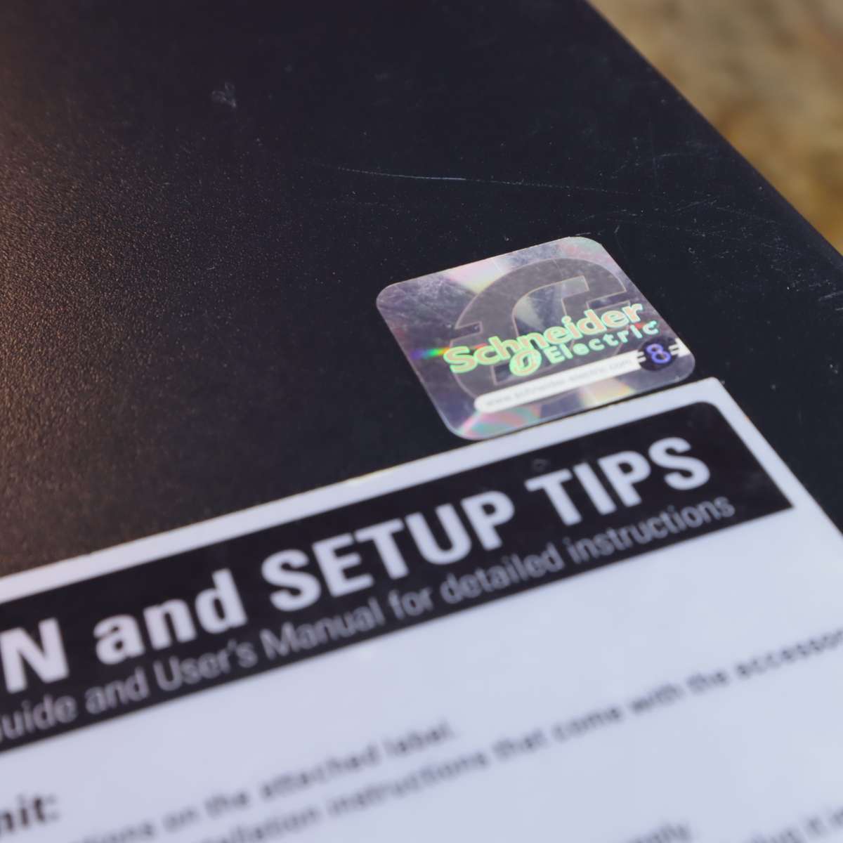 APC Smart-UPS, Line Interactive, 1500VA, 8x NEMA 5-15R outlets, SmartSlot, AVR, LCD - SMT1500