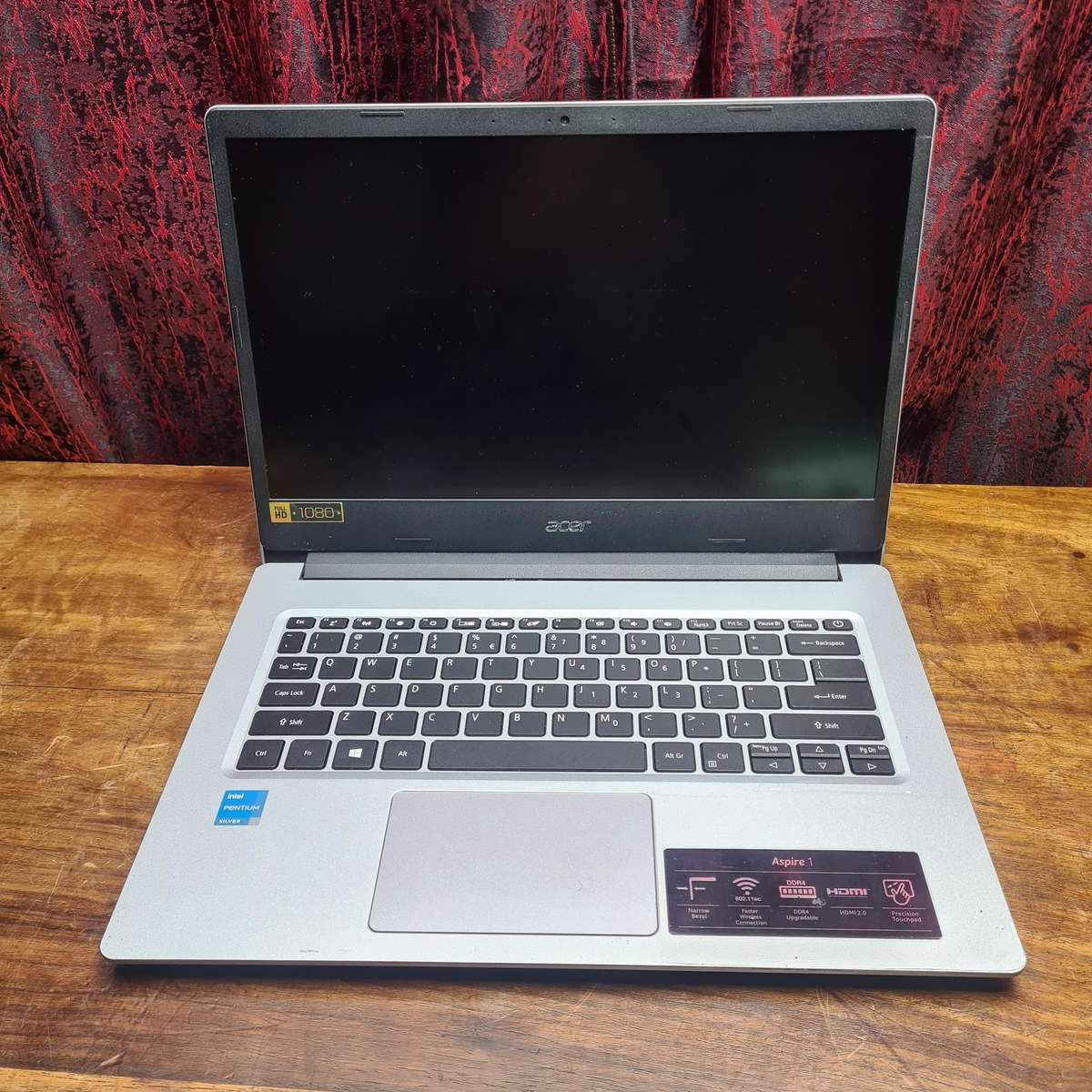 Acer Aspire A114-33-P8BS Quad Core Pentium(R) Silver N6000 1.1GHz 128GB SSD 4GB RAM