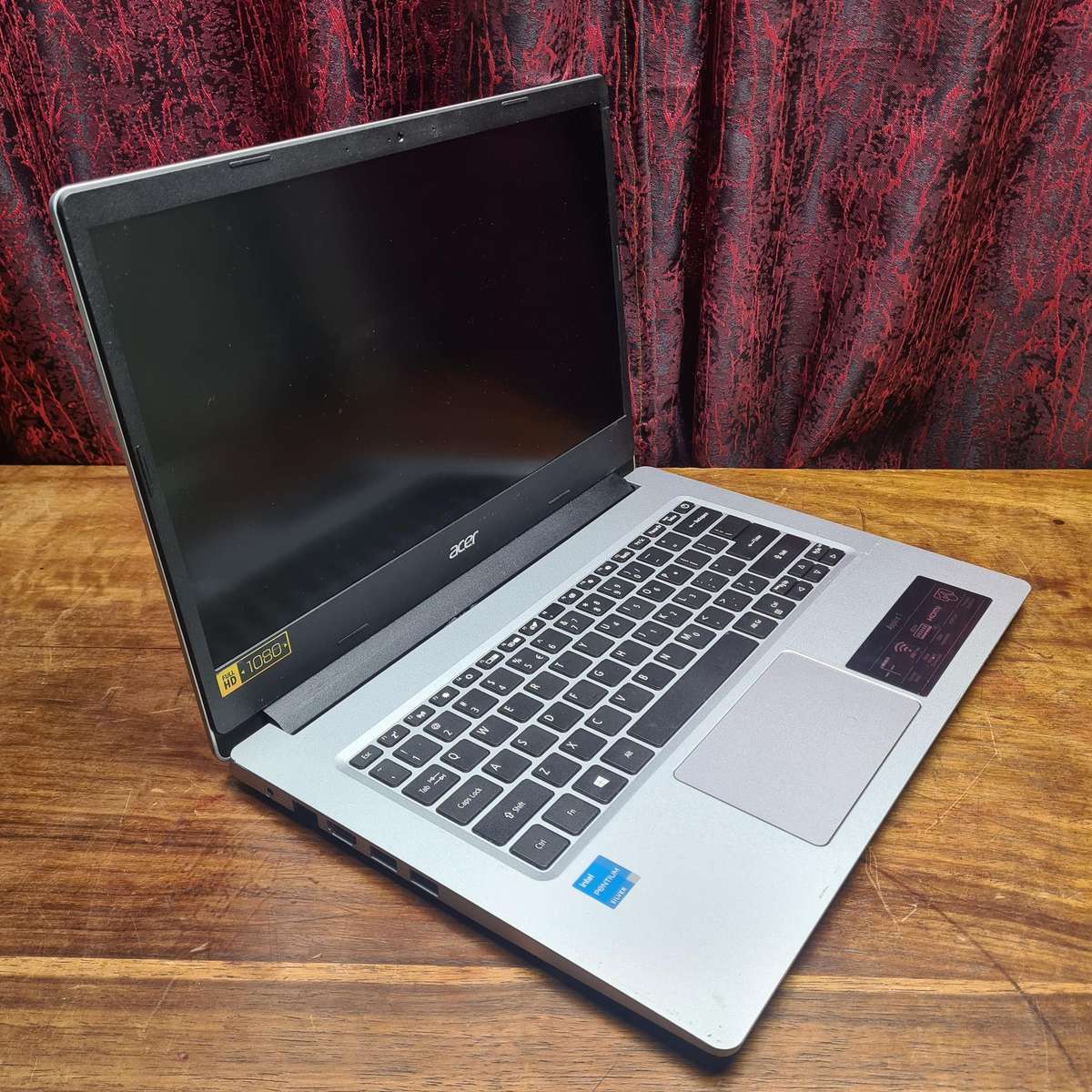 Acer Aspire A114-33-P8BS Quad Core Pentium(R) Silver N6000 1.1GHz 128GB SSD 4GB RAM