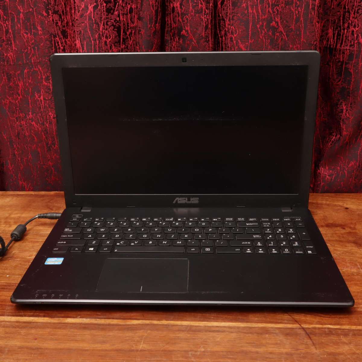 Asus Notebook X550CA Core i5 - 1.8GHz 500GB SSD 4GB RAM 15.6 Inches