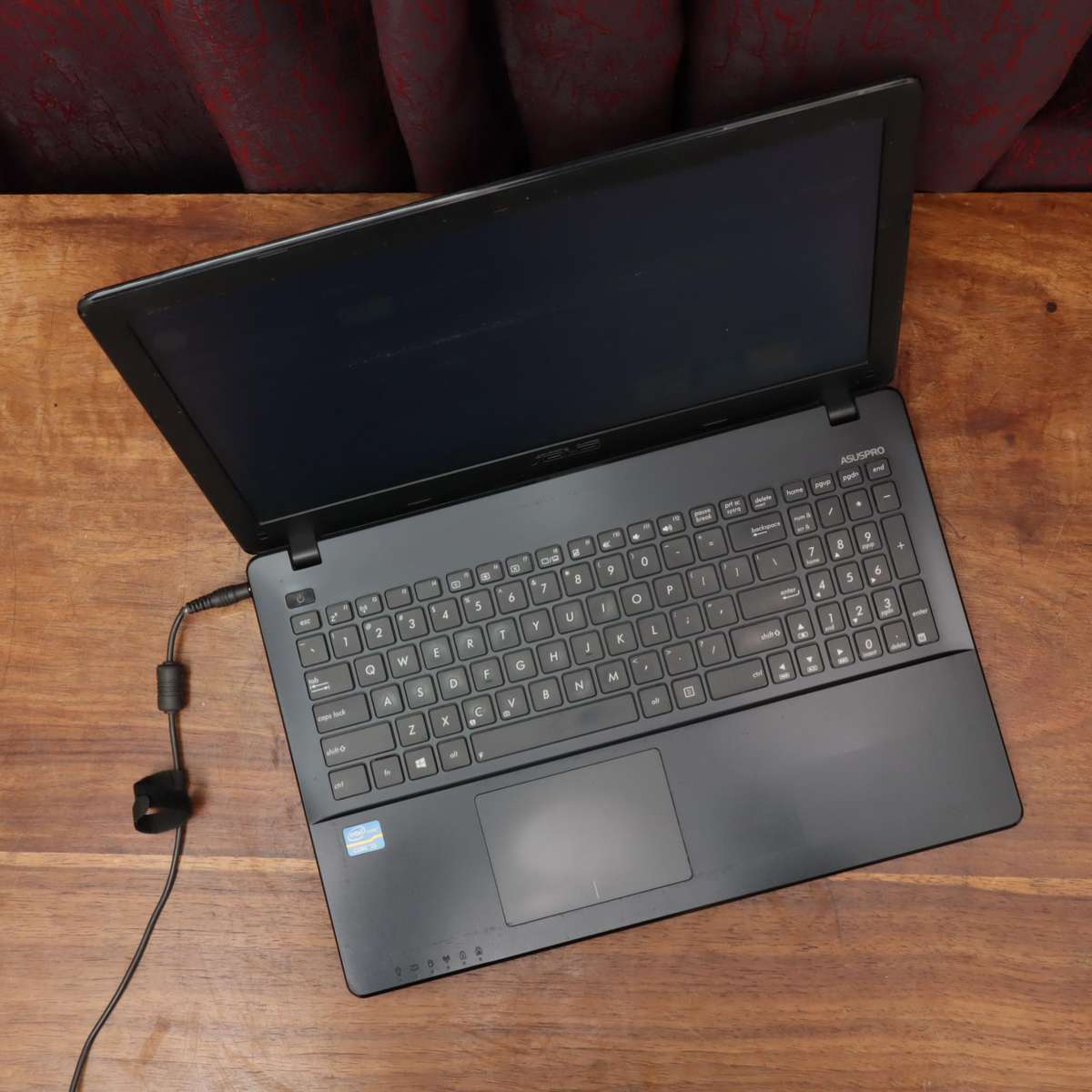 Asus Notebook X550CA Core i5 - 1.8GHz 500GB SSD 4GB RAM 15.6 Inches