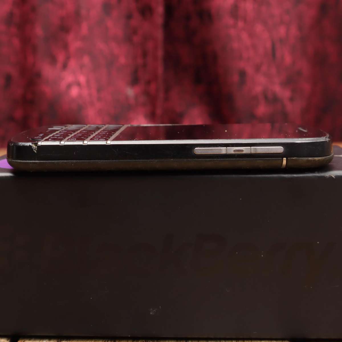 BlackBerry Q10 SQN100-3 Phone - Model RFN81UW