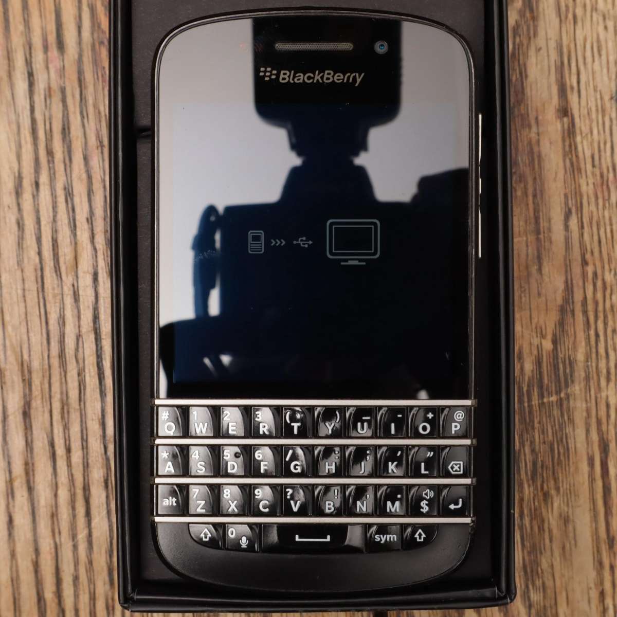 BlackBerry Q10 SQN100-3 Phone - Model RFN81UW