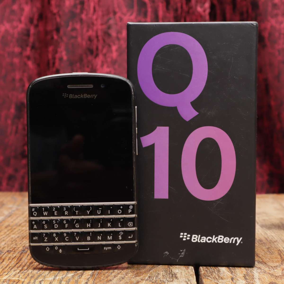 BlackBerry Q10 SQN100-3 Phone - Model RFN81UW