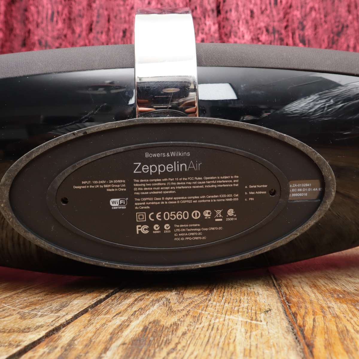 Bowers & Wilkins Zeppelin Air With 30-Pin iPod Dock Connector + 1GB iPod