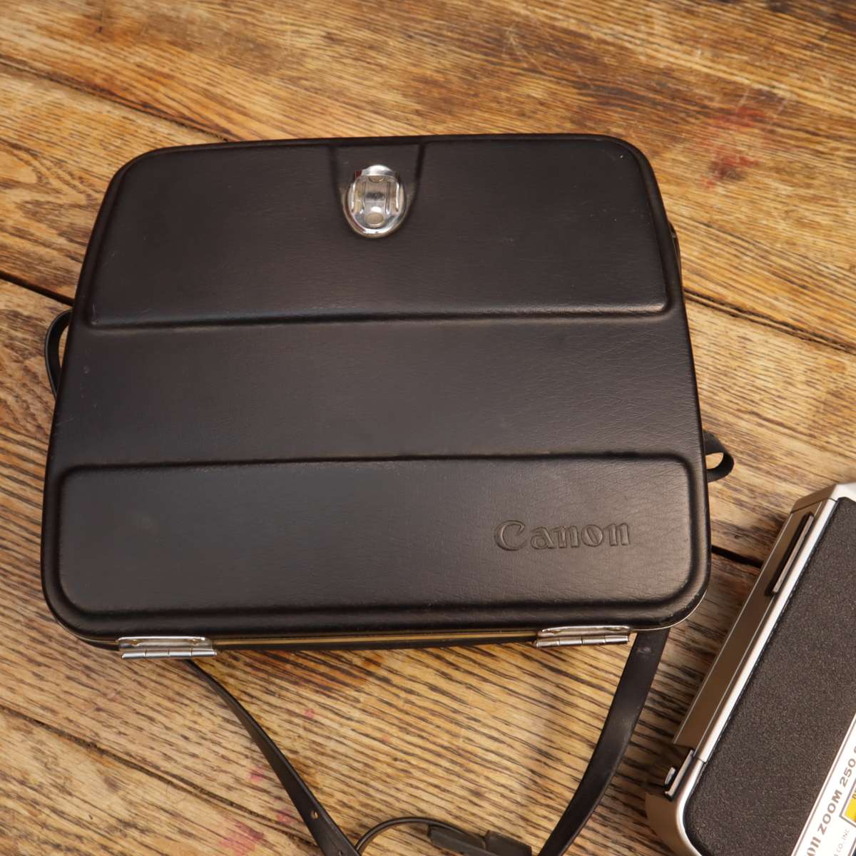 VINTAGE - Canon Zoom 250 SUPER 8 Film Movie Camera With 10.8-27mm 1:1.8 Lens