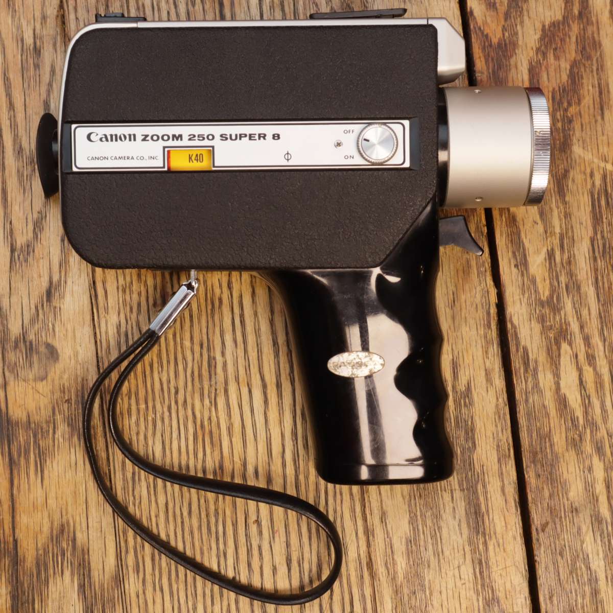 VINTAGE - Canon Zoom 250 SUPER 8 Film Movie Camera With 10.8-27mm 1:1.8 Lens