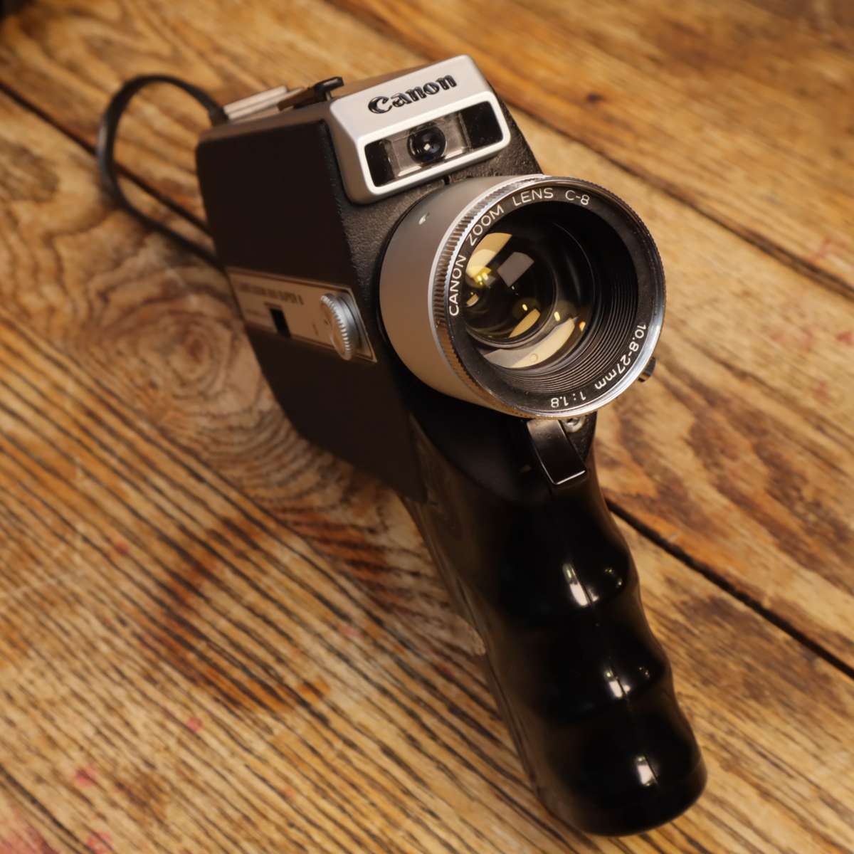 VINTAGE - Canon Zoom 250 SUPER 8 Film Movie Camera With 10.8-27mm 1:1.8 Lens