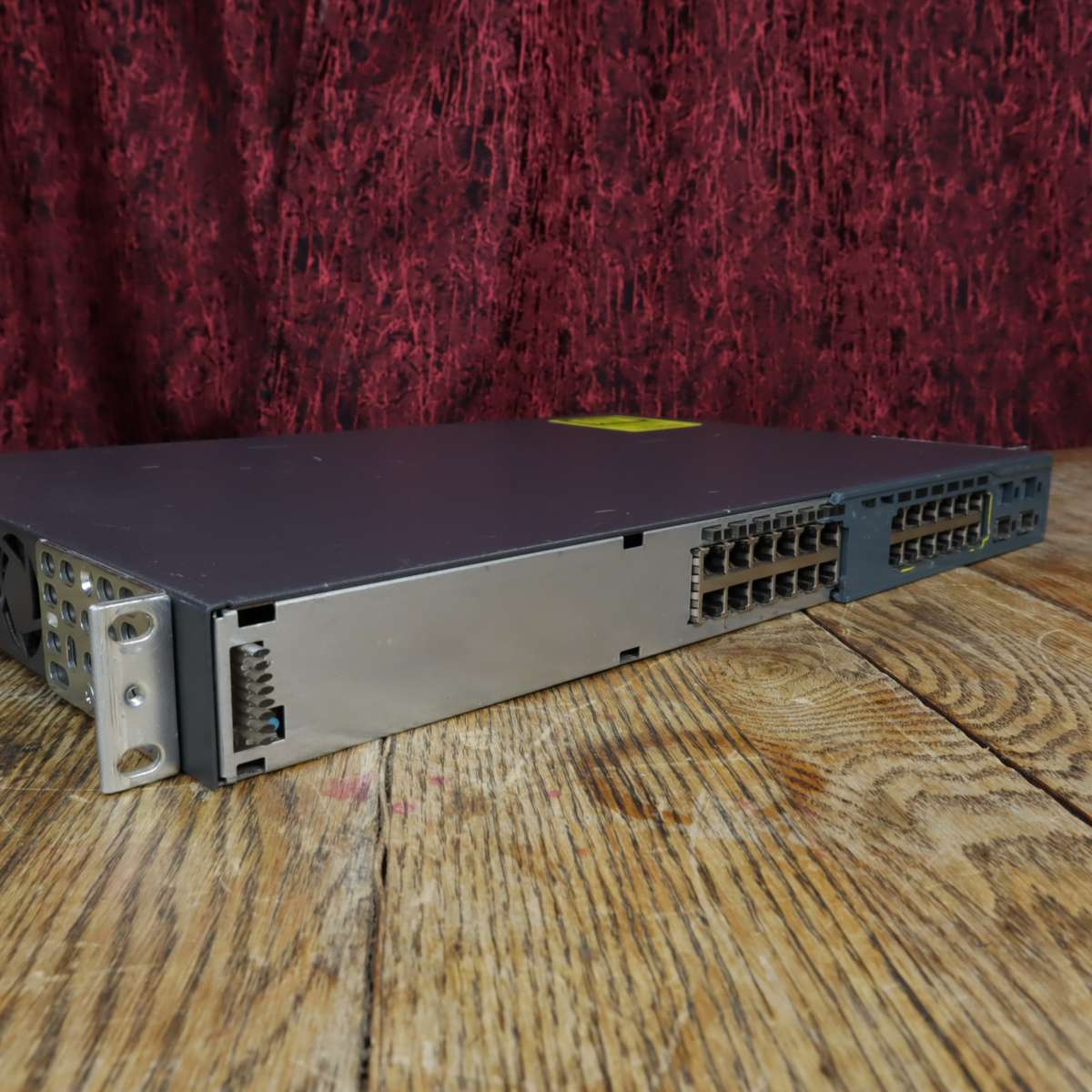 Cisco Catalyst 3560 Series Switch POE 24 - WS-C3560-24PS-S V06 - Pre-Owned