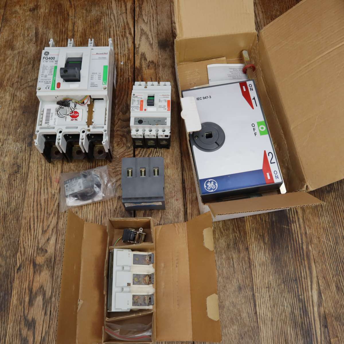 General Electric Industrial Circuit Breakers and Switches - Lot