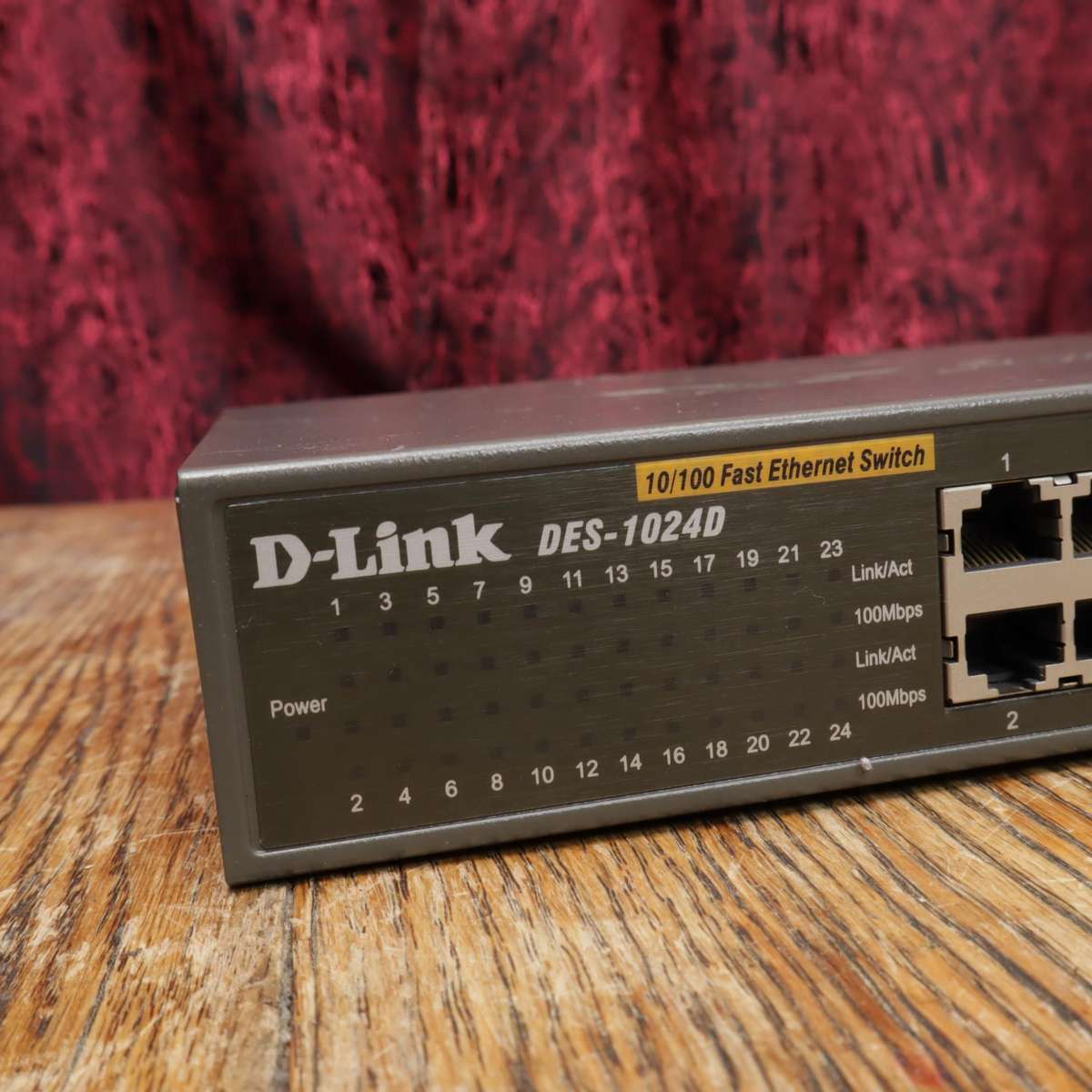 D-Link DES-1024D Switch & DAP-1360 Routers - LOT