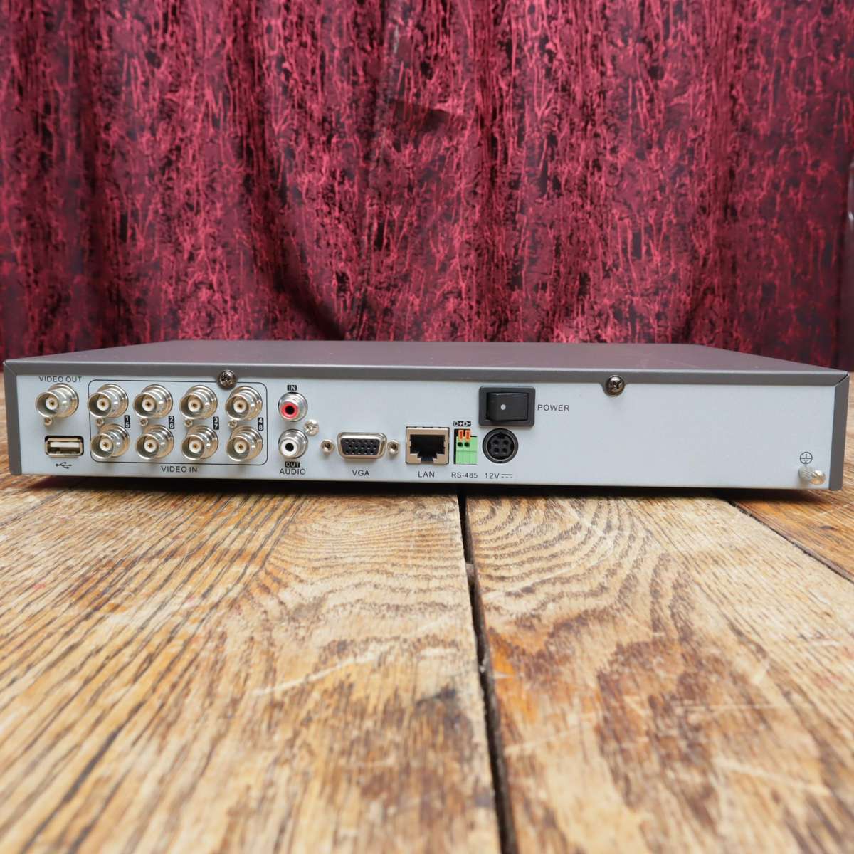 Hikvision DS-7208HVI-ST/SN 8-Channel DVR + 1TB HDD