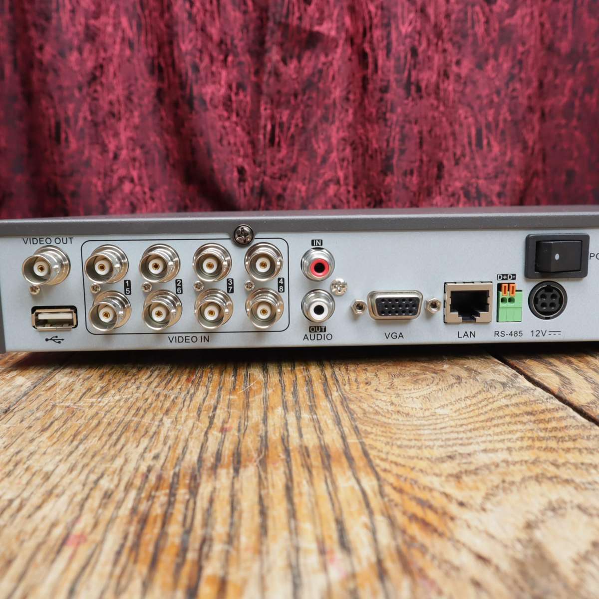 Hikvision DS-7208HVI-ST/SN 8-Channel DVR + 1TB HDD