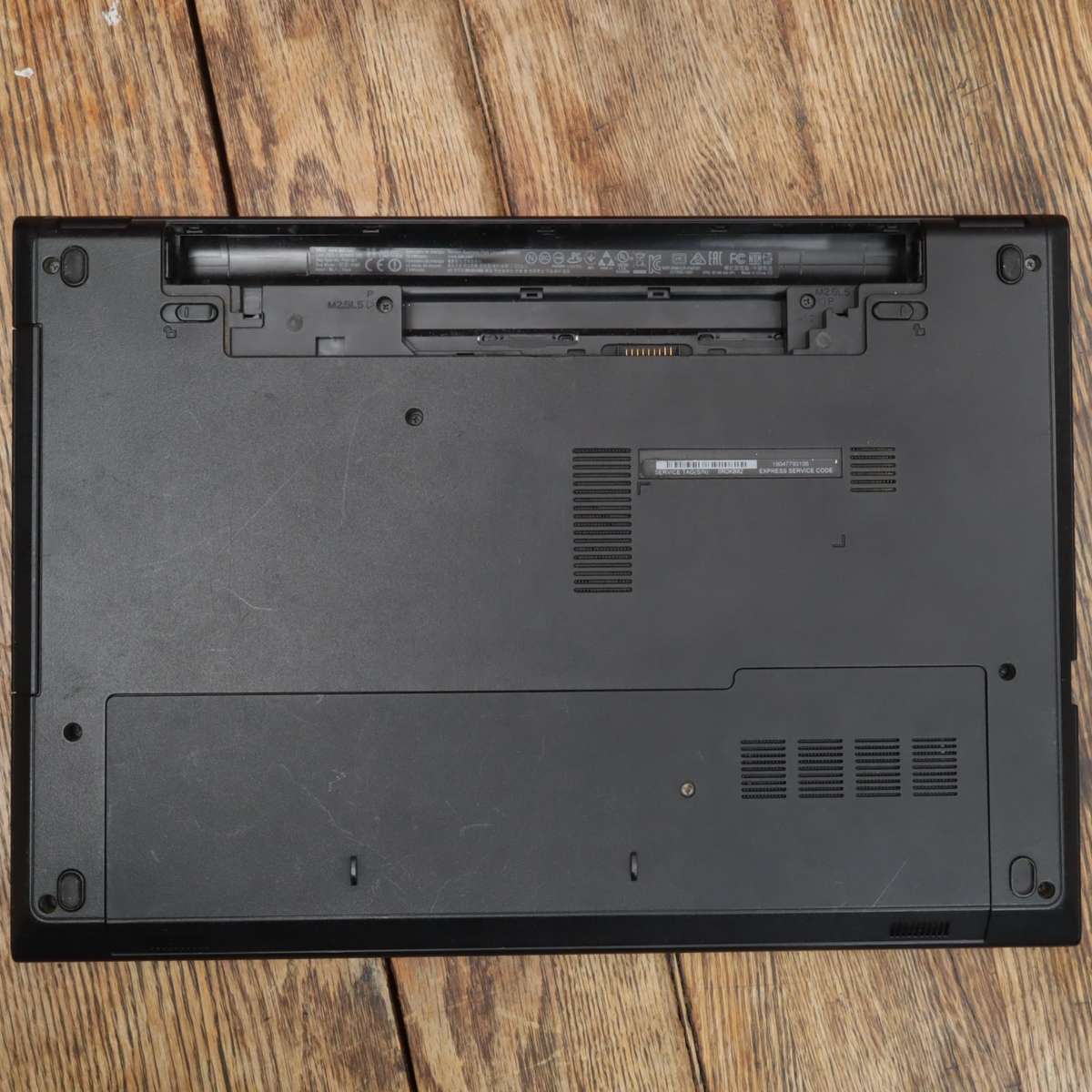 Dell Inspiron 3543 Laptop - Core i5 2.20GHz NVIDIA GeForce 920M 8GB RAM 1TB HDD