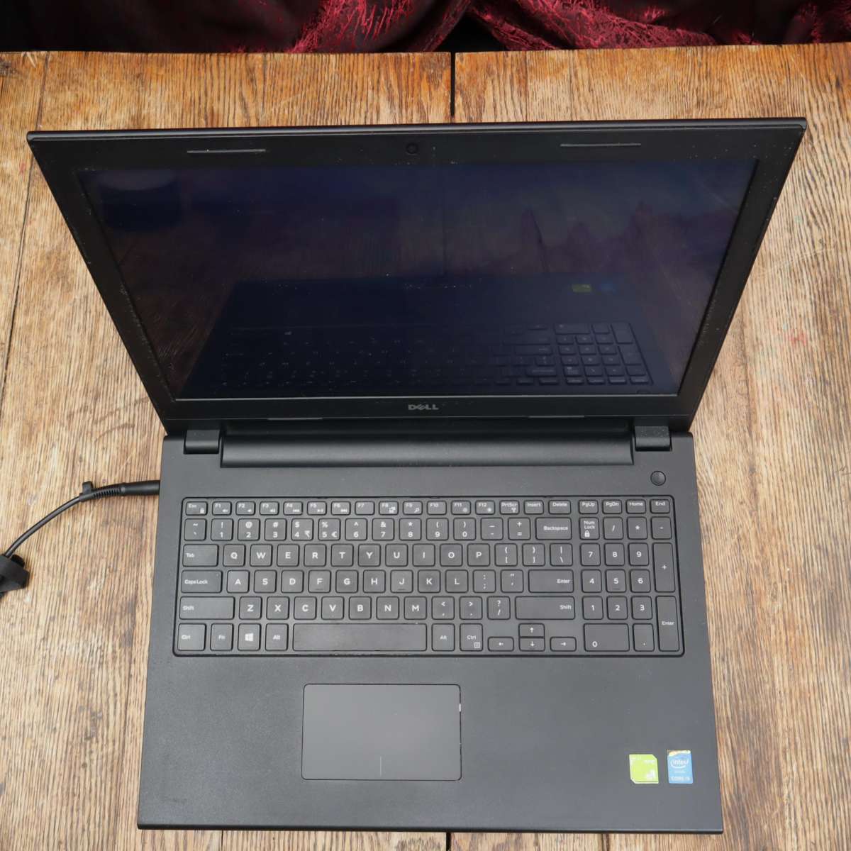 Dell Inspiron 3543 Laptop - Core i5 2.20GHz NVIDIA GeForce 920M 8GB RAM 1TB HDD