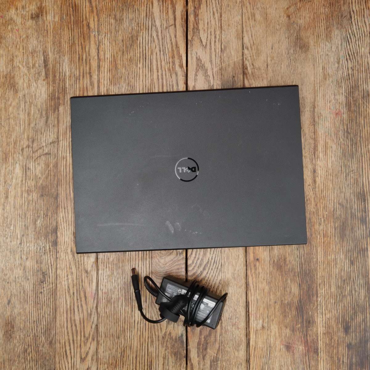 Dell Inspiron 3543 Laptop - Core i5 2.20GHz NVIDIA GeForce 920M 8GB RAM 1TB HDD