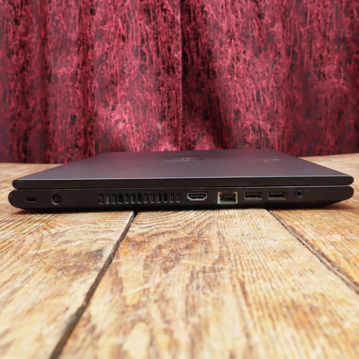 Dell Inspiron 3543 Laptop - Core i5 2.20GHz NVIDIA GeForce 920M 8GB RAM 1TB HDD