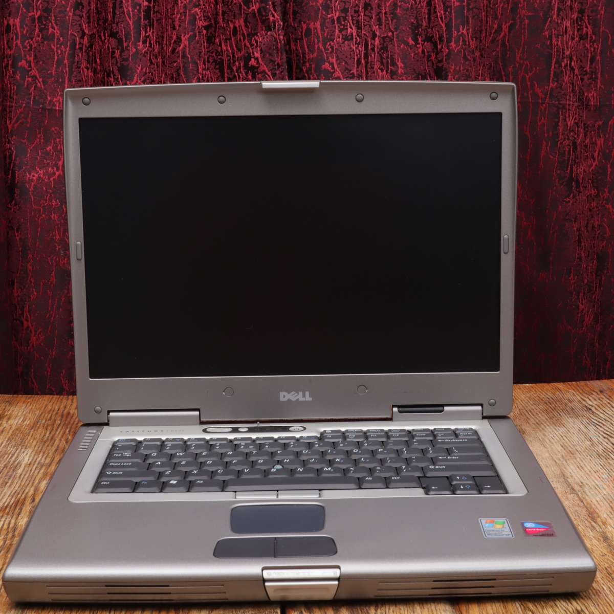 Dell Inspiron 8600 Laptop 15.4" - Model PP02X - Pentium M 1.5GHz 1GB RAM