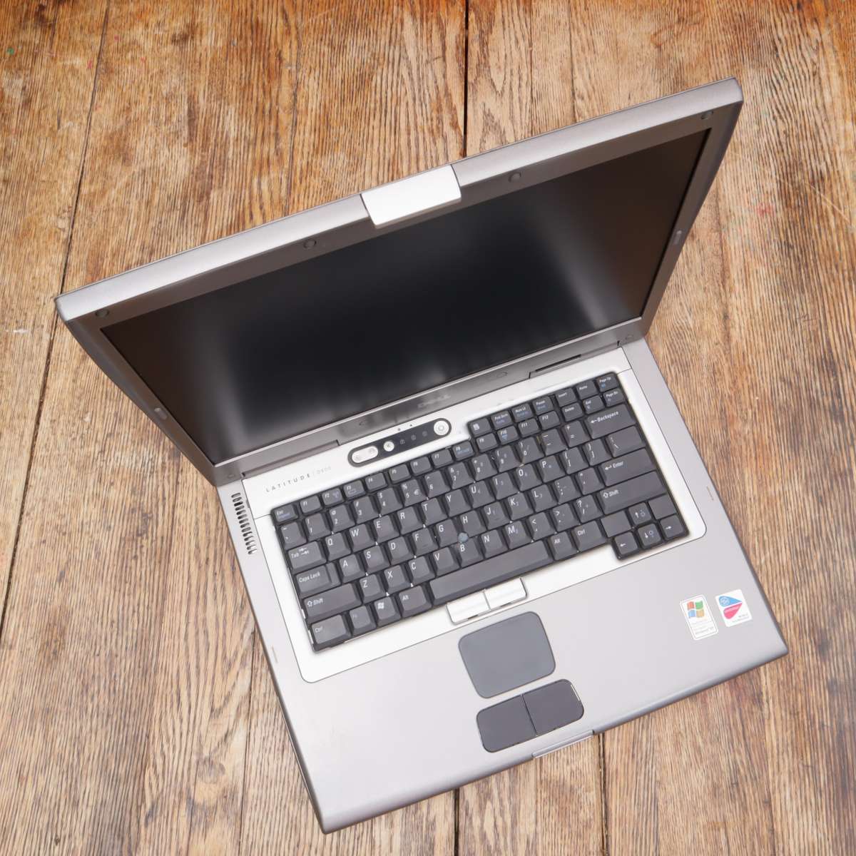 Dell Inspiron 8600 Laptop 15.4" - Model PP02X - Pentium M 1.5GHz 1GB RAM