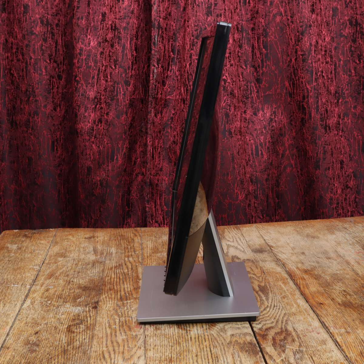 DELL SE2416H 23.8" FHD 1920 x 1080 IPS LED Monitor 6ms Response Time / - Pre-Owned