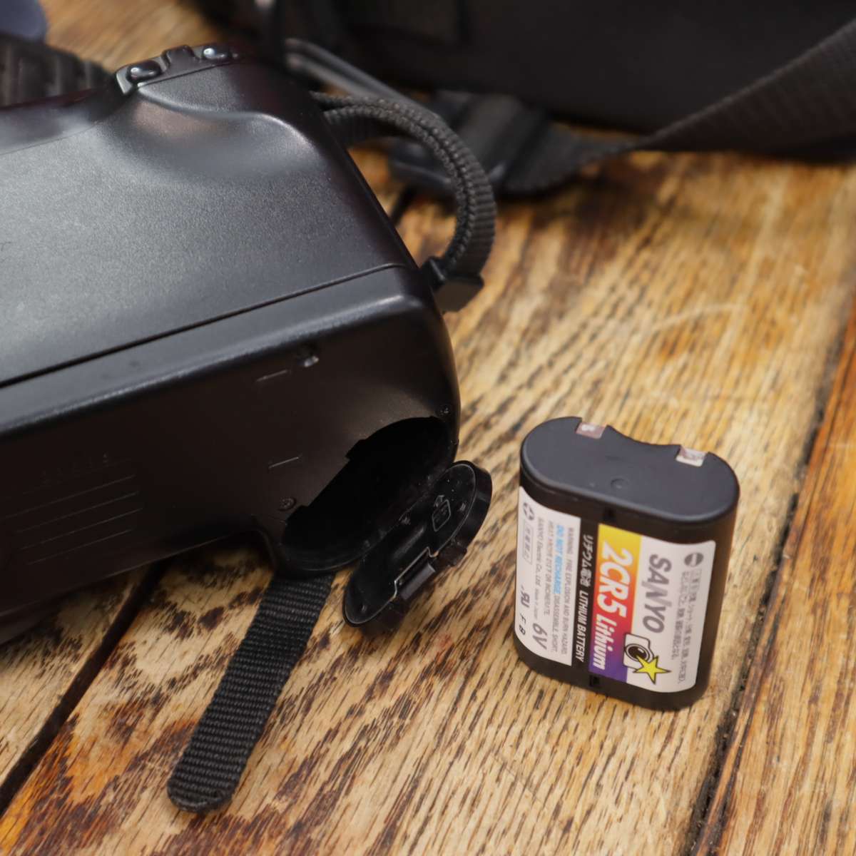 Canon EOS 1000FN 35mm SLR Film Camera Body