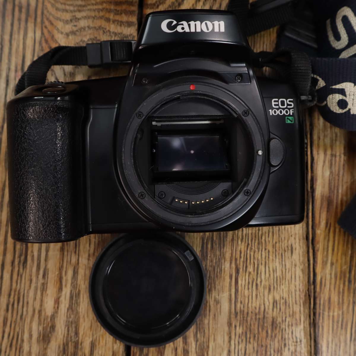 Canon EOS 1000FN 35mm SLR Film Camera Body