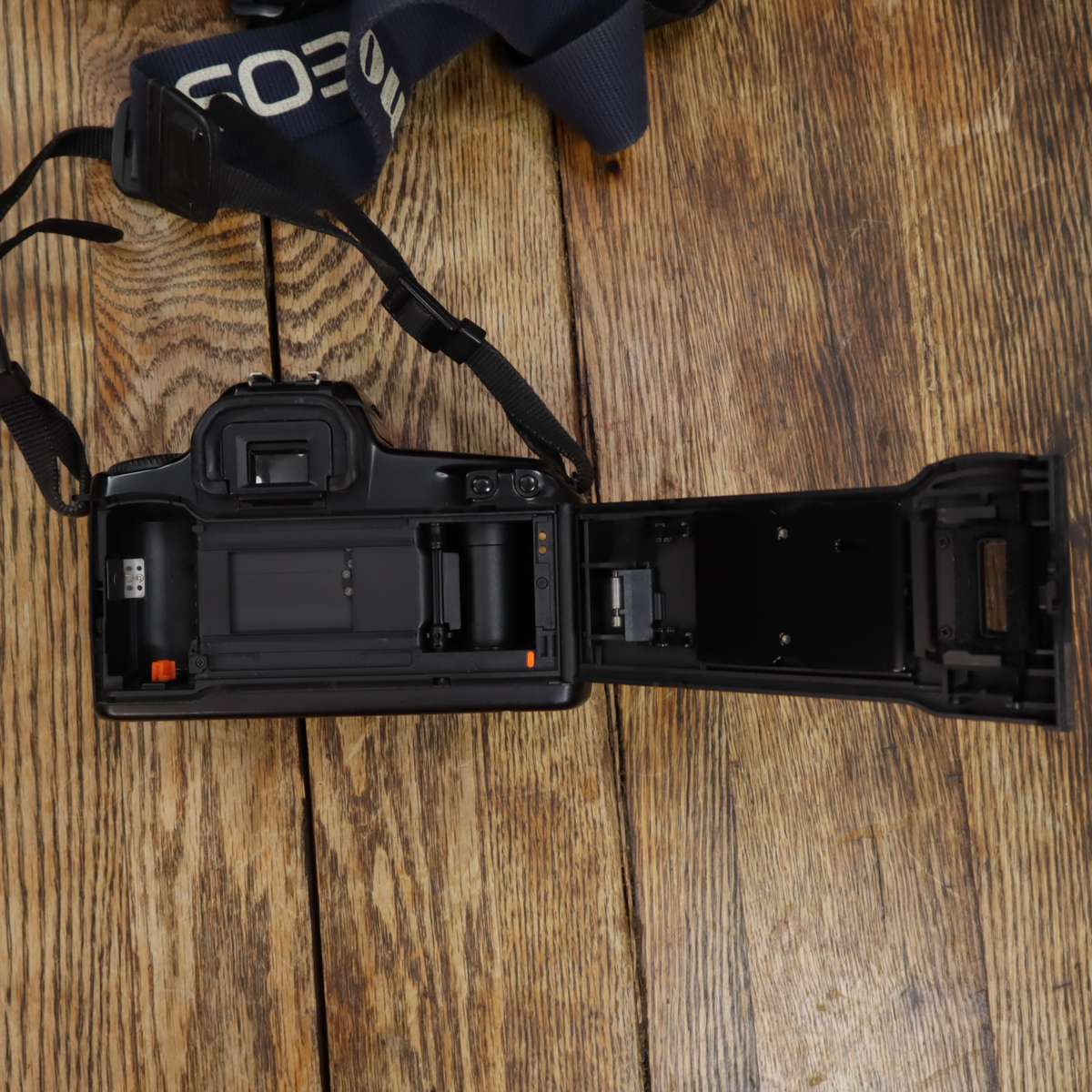 Canon EOS 1000FN 35mm SLR Film Camera Body