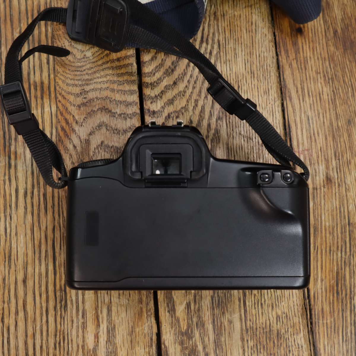 Canon EOS 1000FN 35mm SLR Film Camera Body