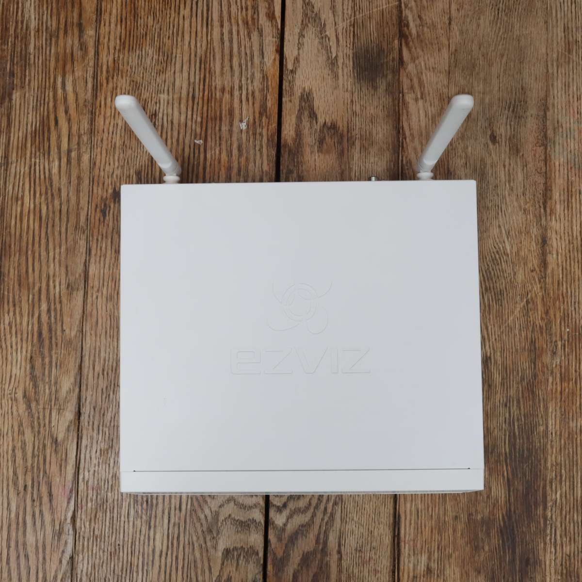 EZVIZ 8 Channel Wireless NVR CS-X5C-8 HDMI VGA 1TB HDD