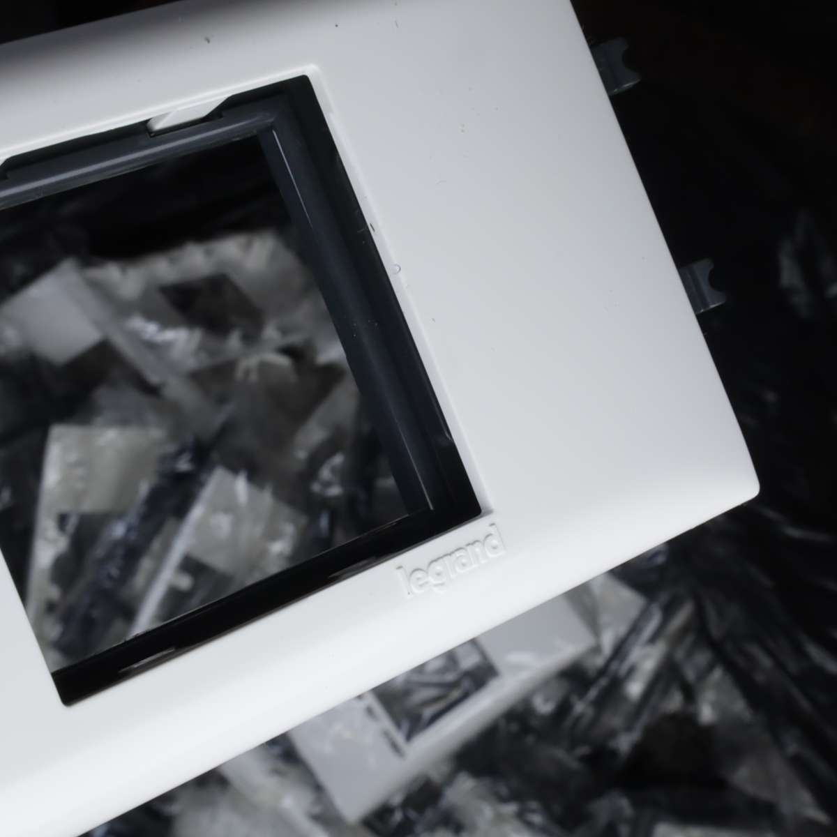 46 PAIRS - Legrand 010921 Mounting Socket/Covers/Modules - (LOT)