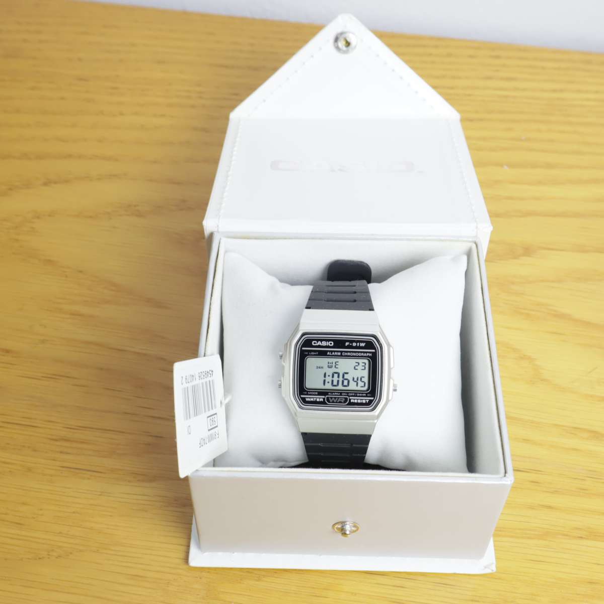 Casio WR F-91WM-7ADF Retro Water Resistant Digital Watch