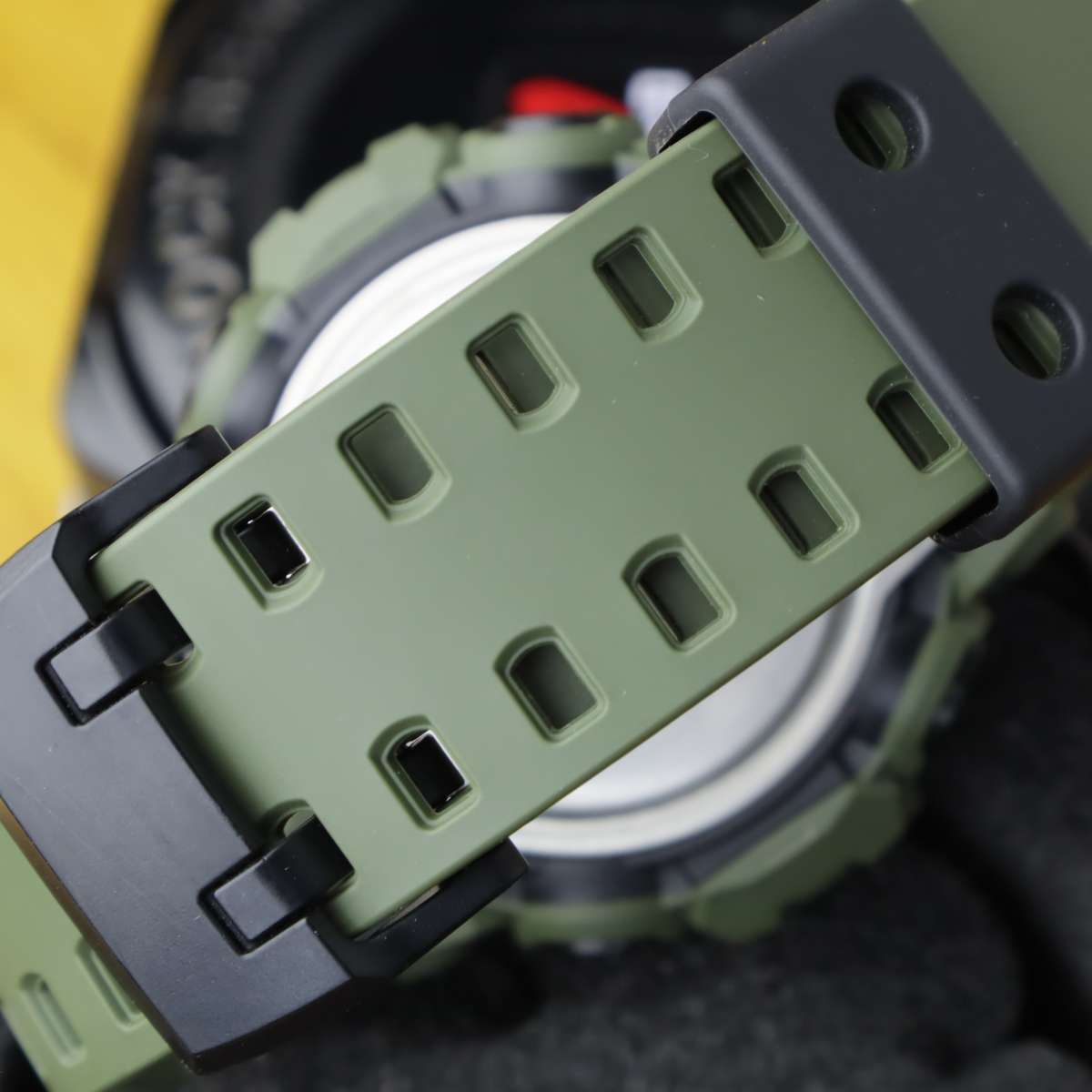 Casio G-Shock GA-700UC-5A Water Resistant Analogue/Digital Watch