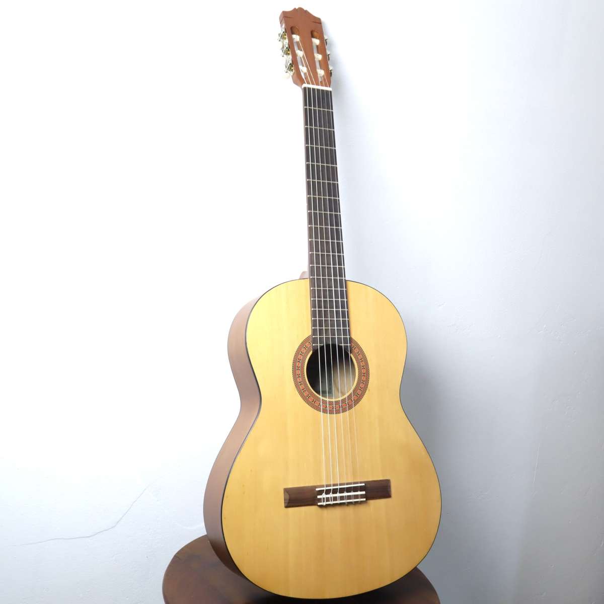 Yamaha C40M Classical Acoustic Guitar - Pre-Owned
