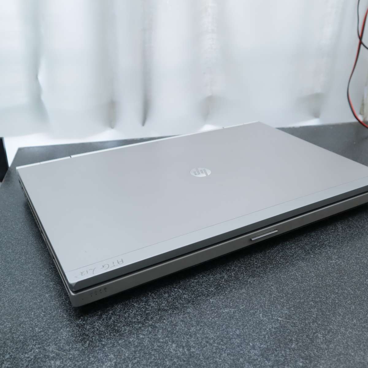 HP EliteBook Laptop PC 8560p - AMD Radeon HD 7400M - CORE I7 - Pre-Owned (SEE DETAILS)