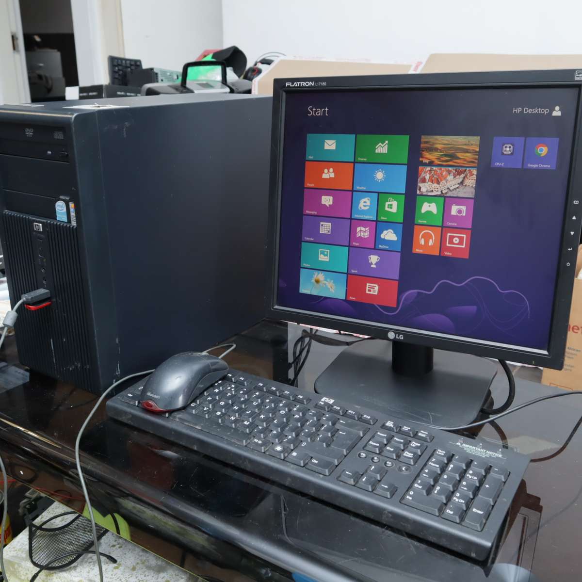 HP Desktop Computer Set | Pentium® 4HT | 2.99GHz | 320GB HDD| 2GB RAM - Pre-Owned