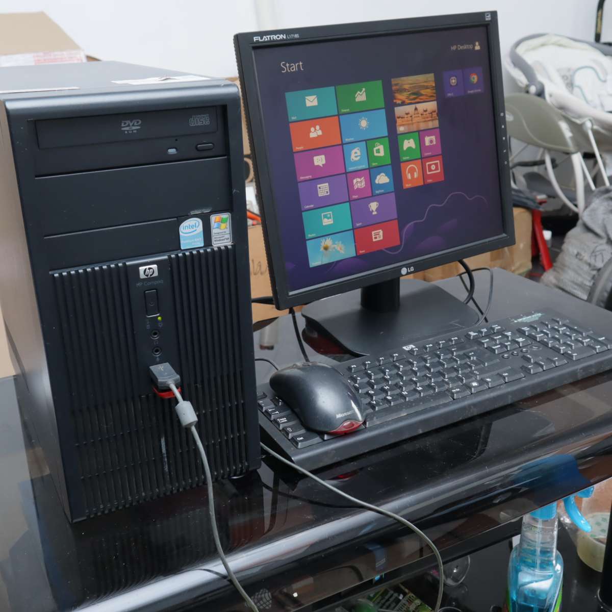 HP Desktop Computer Set | Pentium® 4HT | 2.99GHz | 320GB HDD| 2GB RAM - Pre-Owned