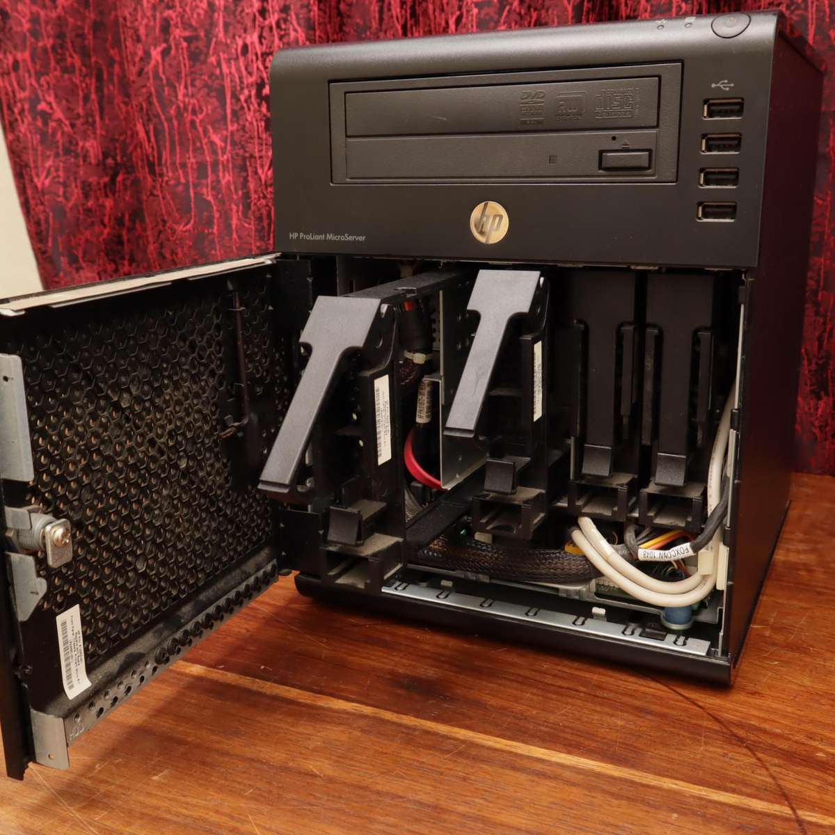 HP ProLiant MicroServer 1.3GHz 4GB RAM AMD Athlon II Neo N36L