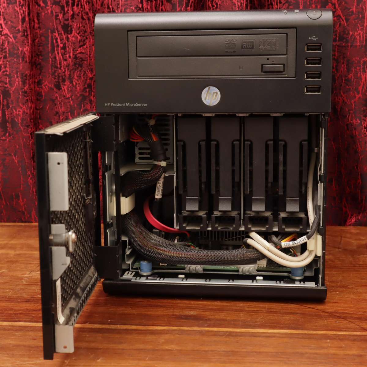 HP ProLiant MicroServer 1.3GHz 4GB RAM AMD Athlon II Neo N36L