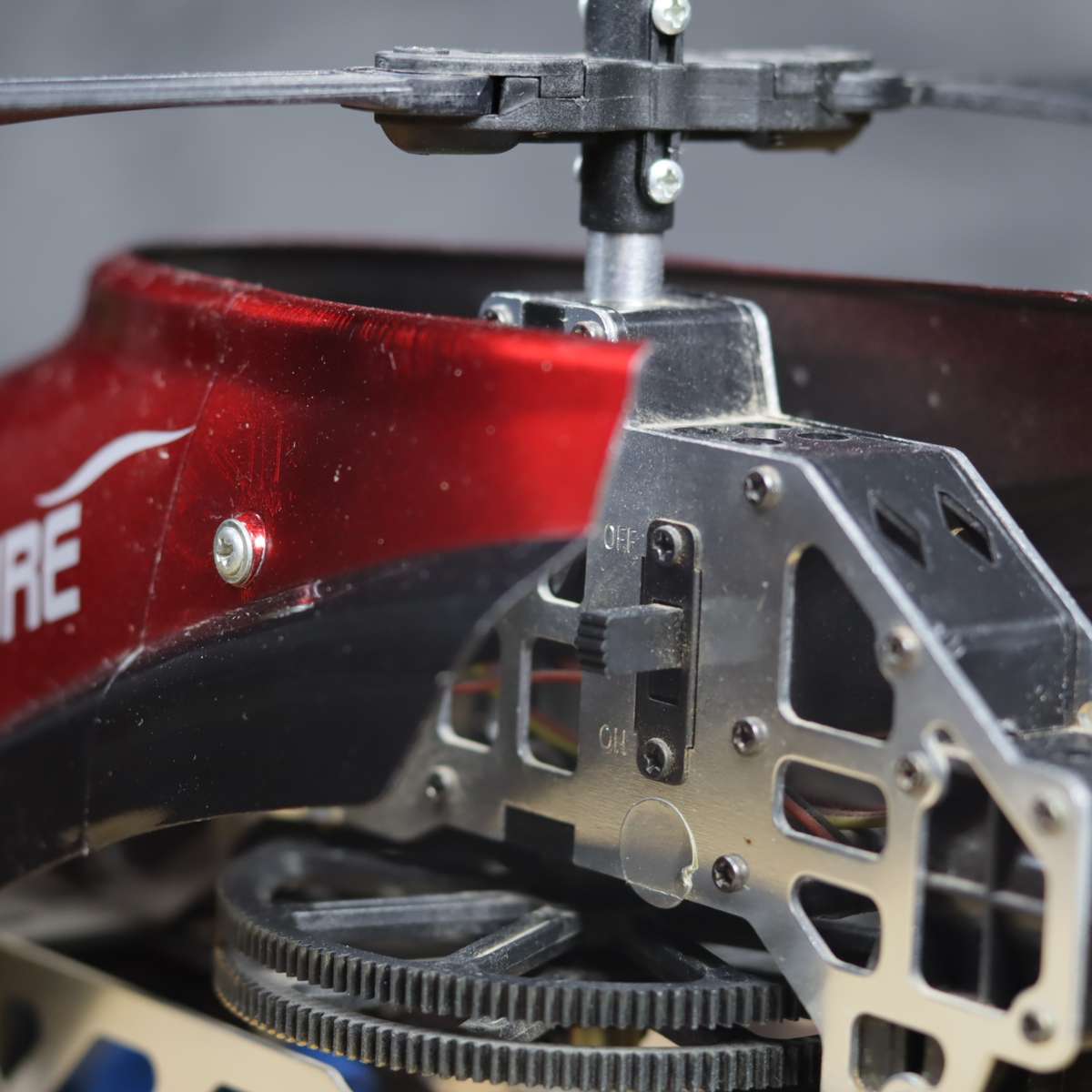 Huan Qi 848B RC 3CH Wireless Helicopter With Remote & Chargers