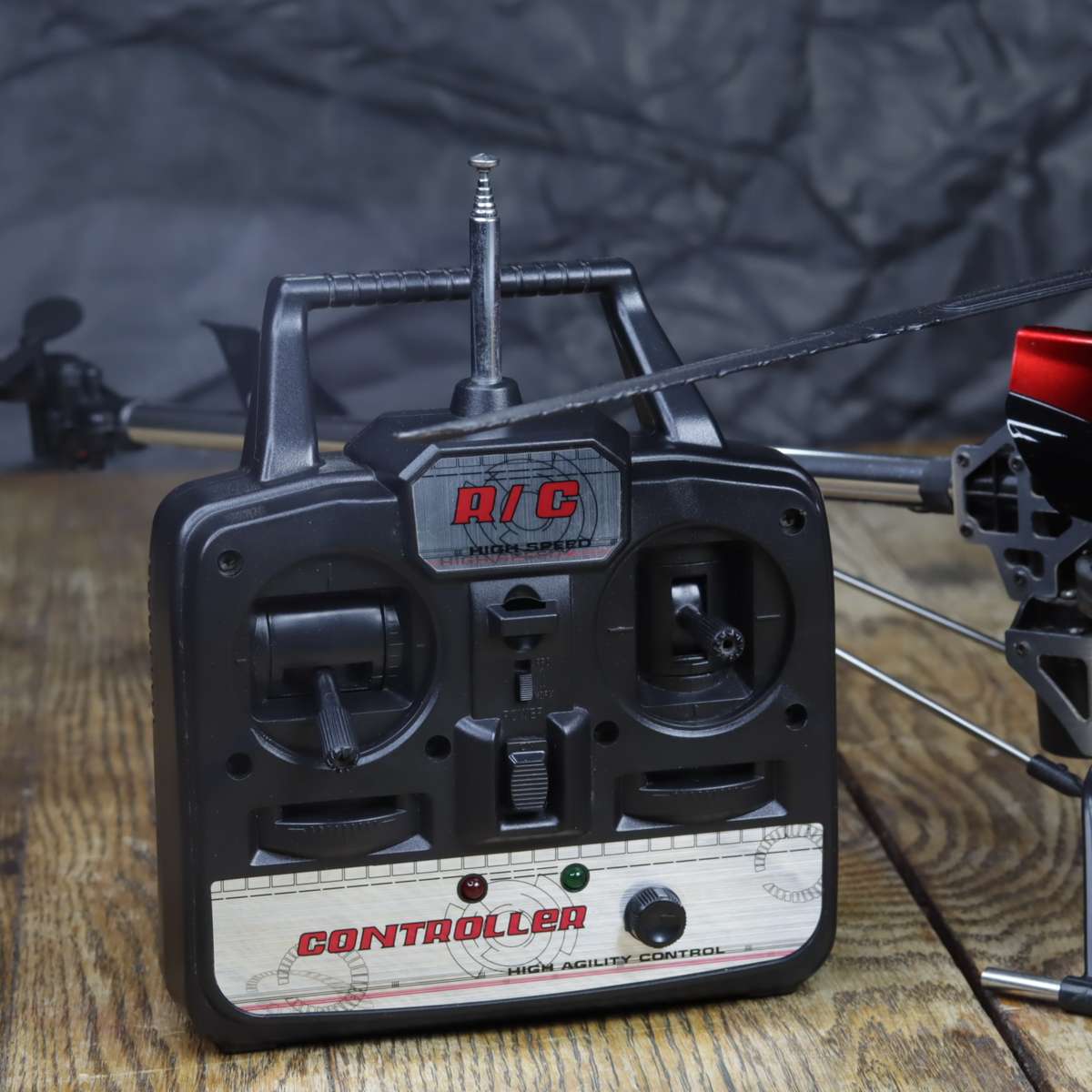 Huan Qi 848B RC 3CH Wireless Helicopter With Remote & Chargers