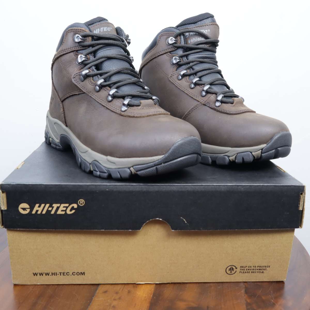 Hi-Tec Altitude V Ultra i WP Women Leather Shoes (US: 7) (UK: 5) (EU: 38)