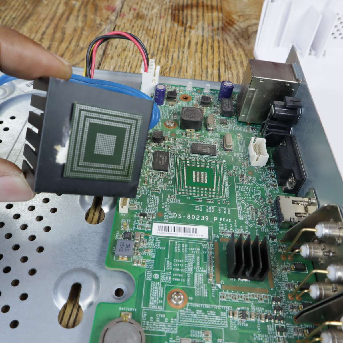 Hikvision DS-7116HGHI-E1  HD-TVI DVR - Pre-Owned