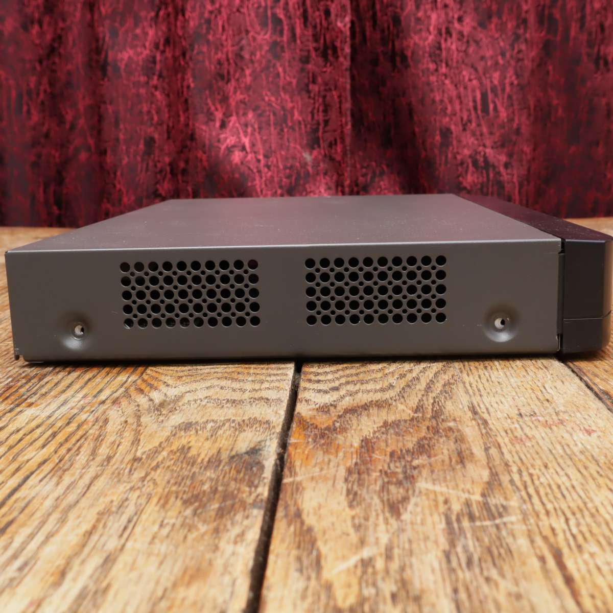 Hikvision iDS-7208HQHI-M1/S 8-Channel 1080P 1U H.265 DVR