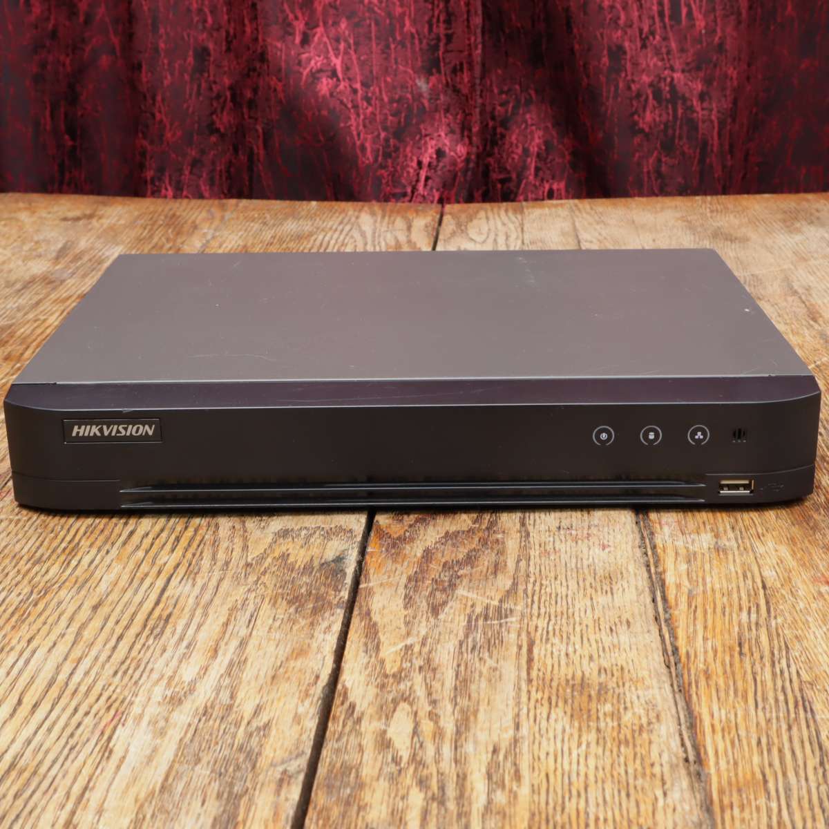 Hikvision iDS-7208HQHI-M1/S 8-Channel 1080P 1U H.265 DVR