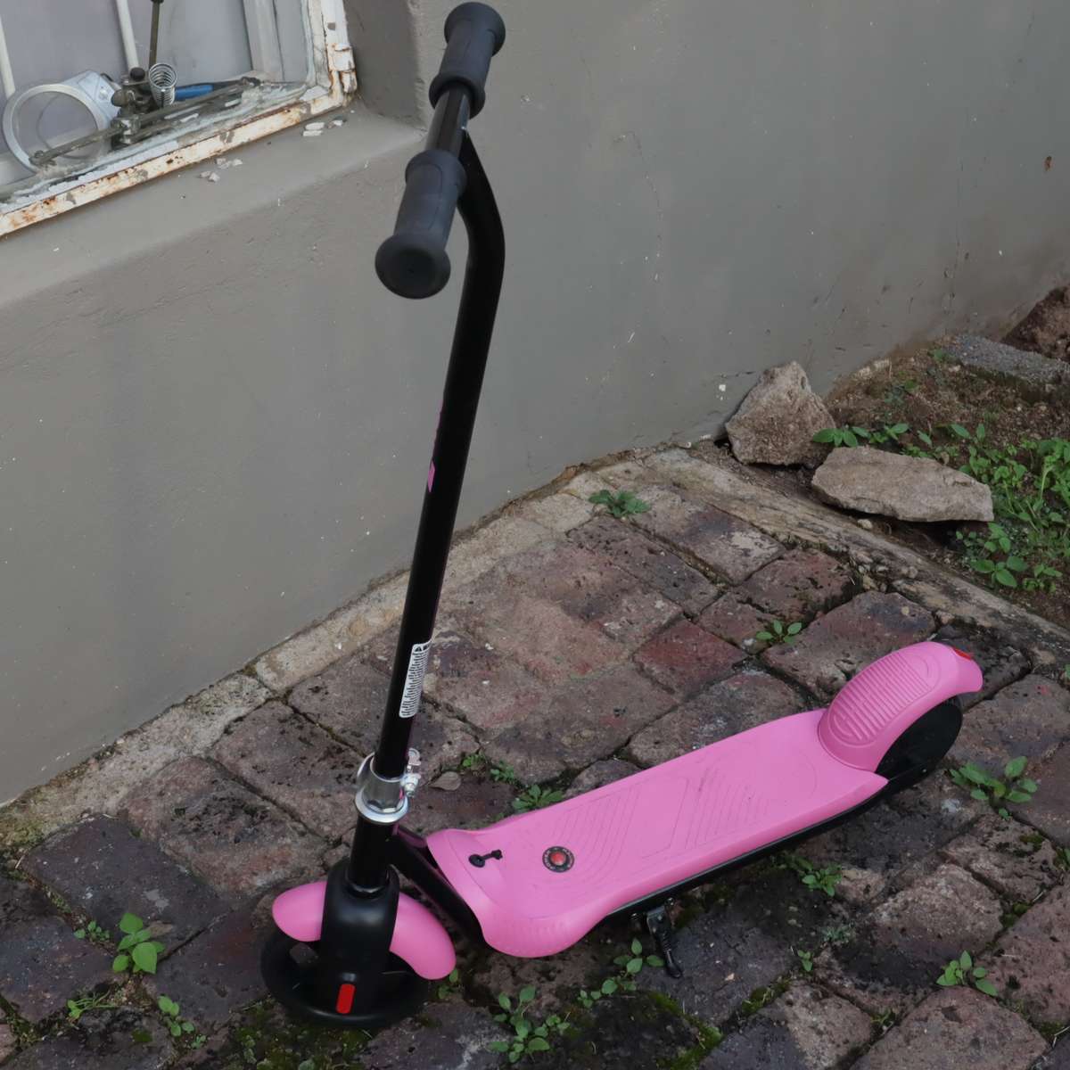 Zingo Phantom X100 Electric Scooter for Kids